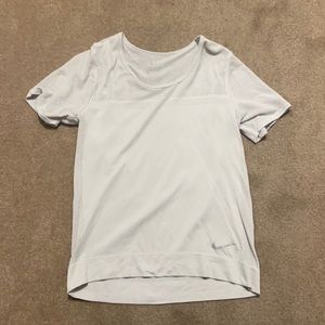 Women’s white nike tee